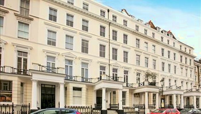 2 Bedroom Flat To Rent In Lexham Gardens, London, W8
