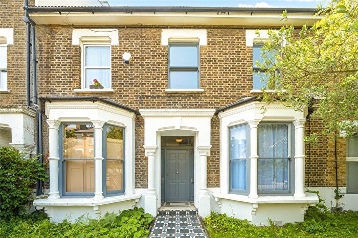 2 Bedroom Flat To Rent In Heyworth Road, London, E5