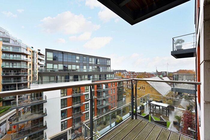 2 Bedroom Flat For Sale In Dickens Yard, Ealing, London, W5
