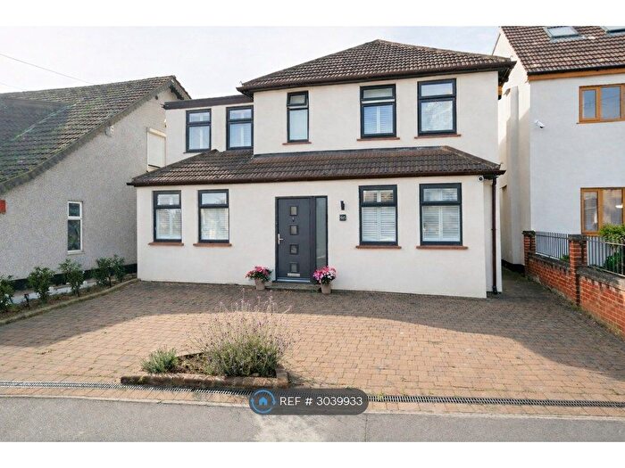 4 Bedroom Detached House To Rent In Squirrels Heath Lane, Hornchurch, RM11