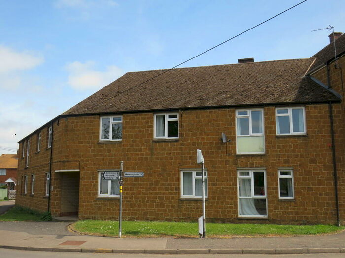 2 Bedroom Flat To Rent In Manor Court, Fenny Compton, Southam, CV47