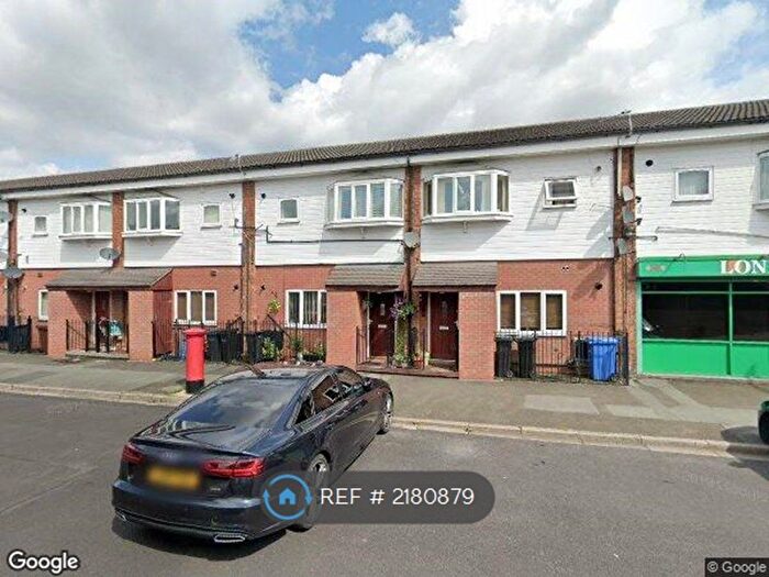 2 Bedroom Flat To Rent In Haddon Rd, Stockport, SK8