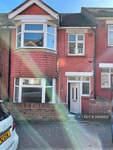 3 Bedroom Terraced House To Rent In Rochester Street, Chatham, ME4