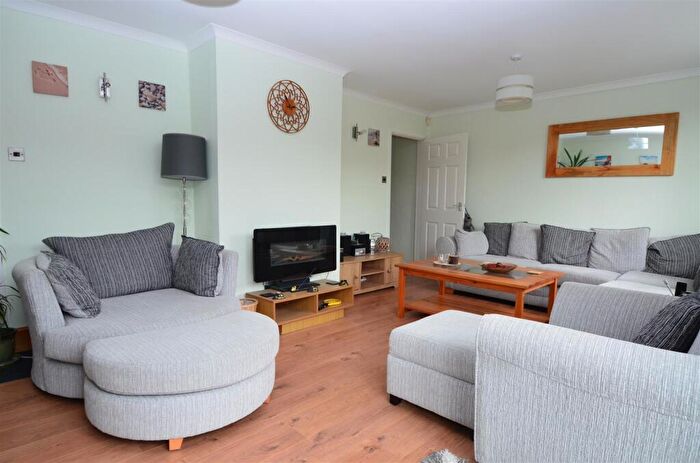 3 Bedroom End Of Terrace House For Sale In Eastway Close, Nailsea, BS48
