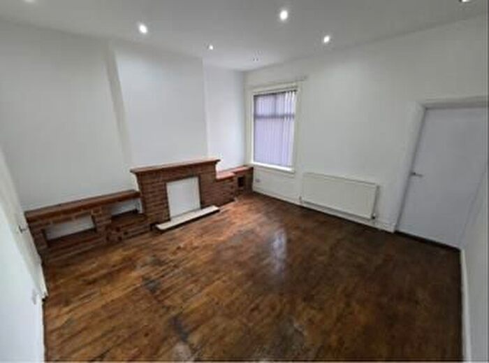 3 Bedroom Town House To Rent In Poplar Road, Smethwick, Birmingham, B67