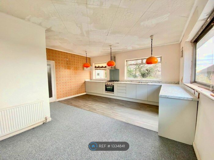 3 Bedroom Bungalow To Rent In Manor Road, Chigwell, IG7