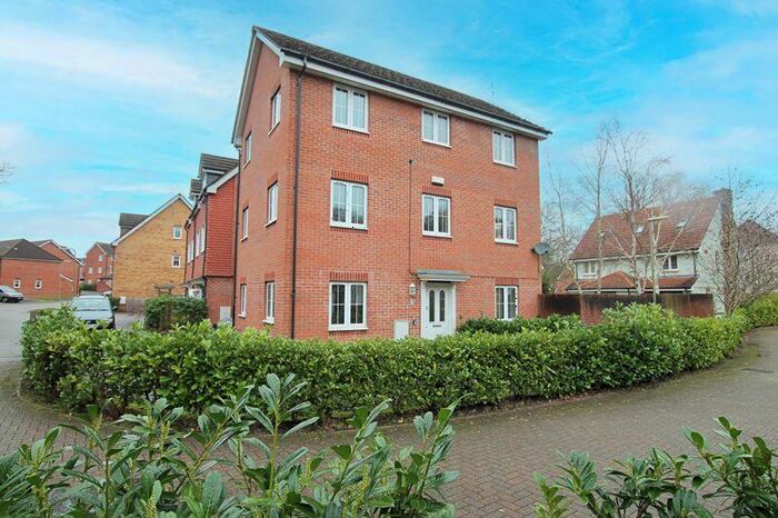 5 Bedroom Detached House To Rent In Eliot Close, Whiteley, PO15