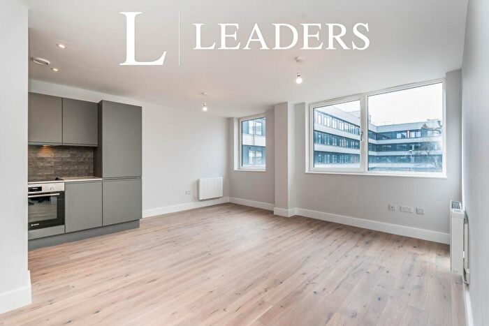 1 Bedroom Apartment To Rent In Compass Point, Southampton, SO16