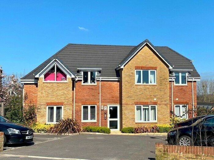 1 Bedroom Apartment To Rent In Botley Road, Park Gate, Southampton, Hampshire, SO31