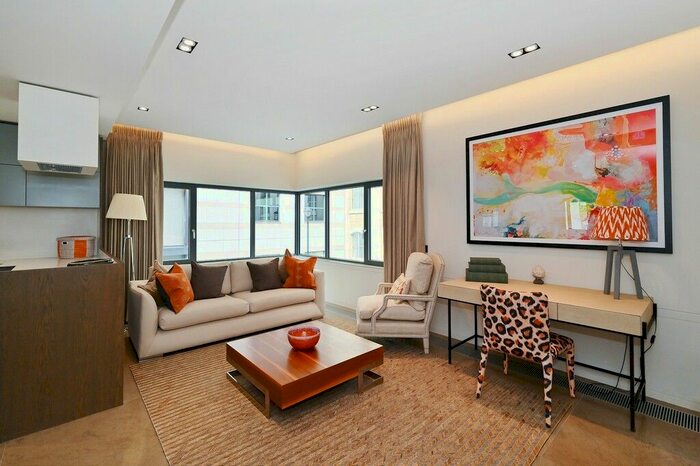 2 Bedroom Flat To Rent In Babmaes Street, St James, SW1Y