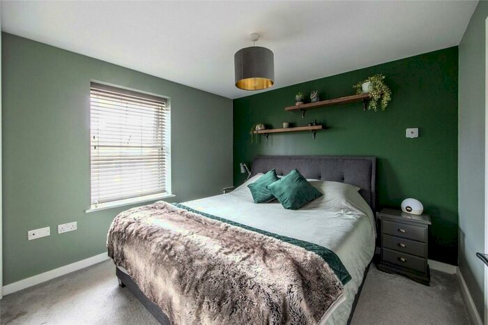 2 Bedroom Flat To Rent In Chapelfield Way, Allington, Maidstone, Kent, ME16