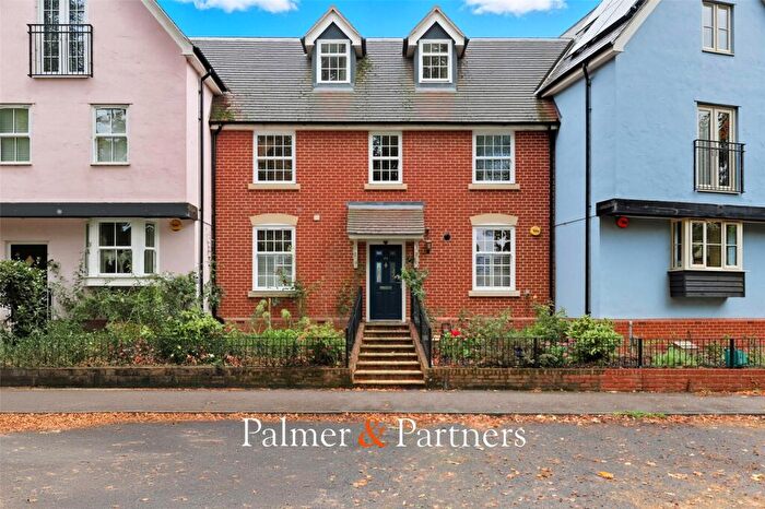 4 Bedroom Terraced House For Sale In Middle Mill Road, Colchester, Essex, CO1