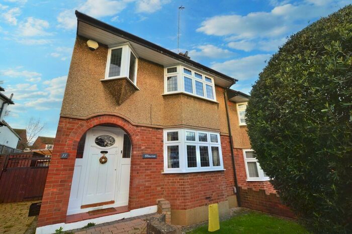 4 Bedroom Semi-Detached House To Rent In Colindale Avenue, St Albans, AL1