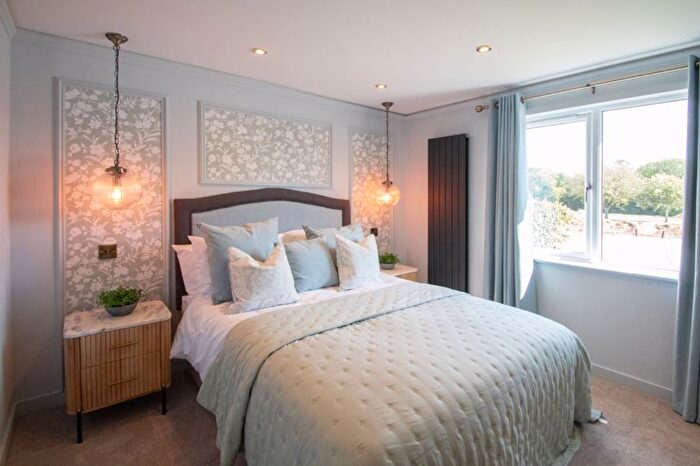 2 Bedroom Mobile/park Home For Sale In Merley House Lane, Ashington, Wimborne, BH21
