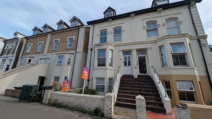 1 Bedroom Flat To Rent In Folkestone Road, Dover, CT17