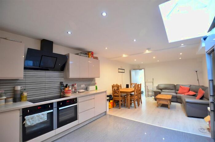 7 Bedroom Terraced House To Rent In Heeley Road, Selly Oak, Birmingham, B29