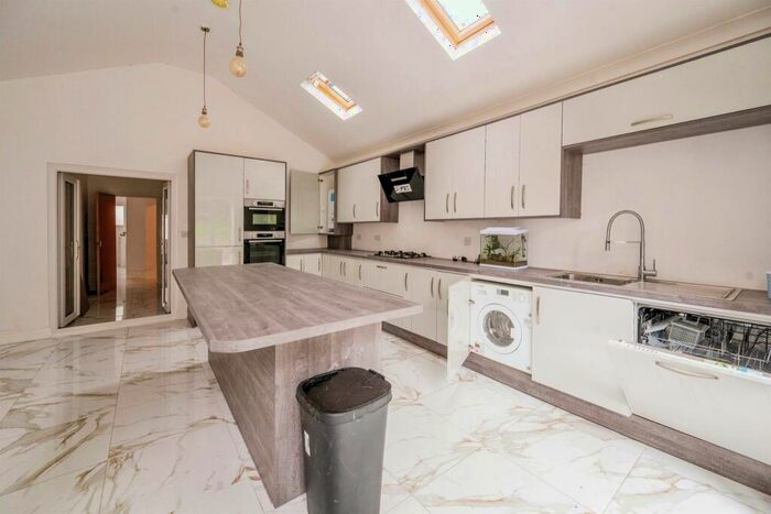 5 Bedroom Detached House To Rent In Upper Grosvenor Road, Birmingham, B20