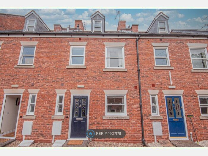 6 Bedroom Terraced House To Rent In Gordon Street, Leamington Spa, CV31
