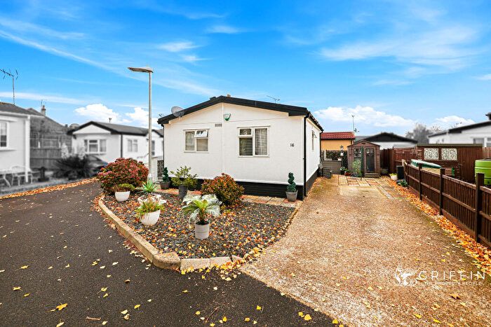 1 Bedroom Detached Bungalow For Sale In Residential Park Homes, Church Road, Corringham, SS17