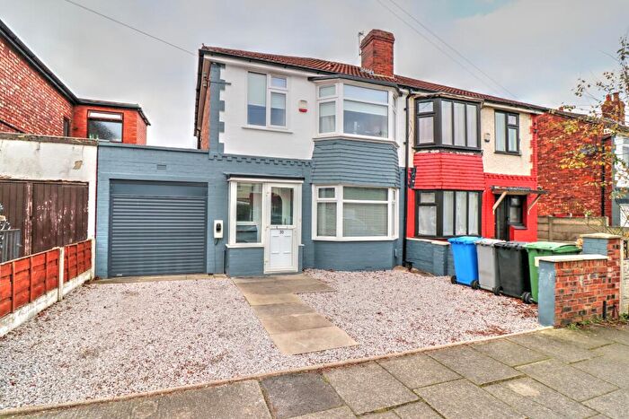 3 Bedroom Semi Detached House For Sale In Ponsonby Road, Manchester, M32
