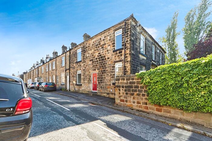 2 Bedroom End Of Terrace House For Sale In Swaine Hill Crescent, Yeadon, Leeds, LS19