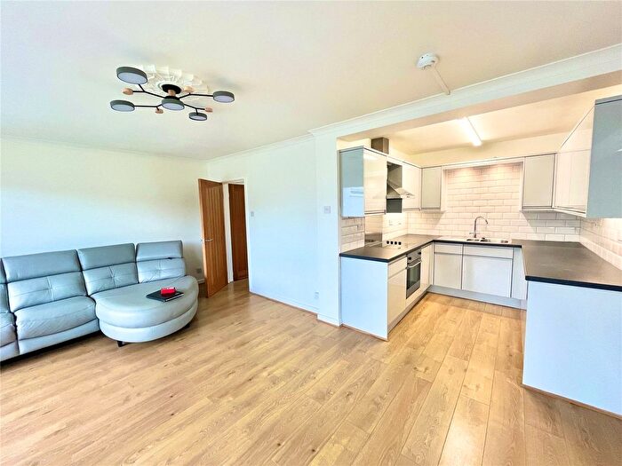 2 Bedroom Flat For Sale In Coedrath Park, Saundersfoot, Pembrokeshire, SA69