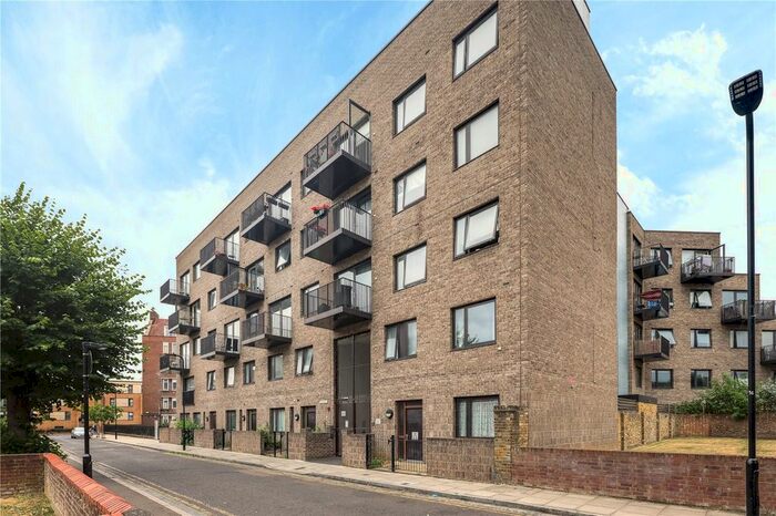 2 Bedroom Flat To Rent In Silver House, Shacklewell Road, London, N16