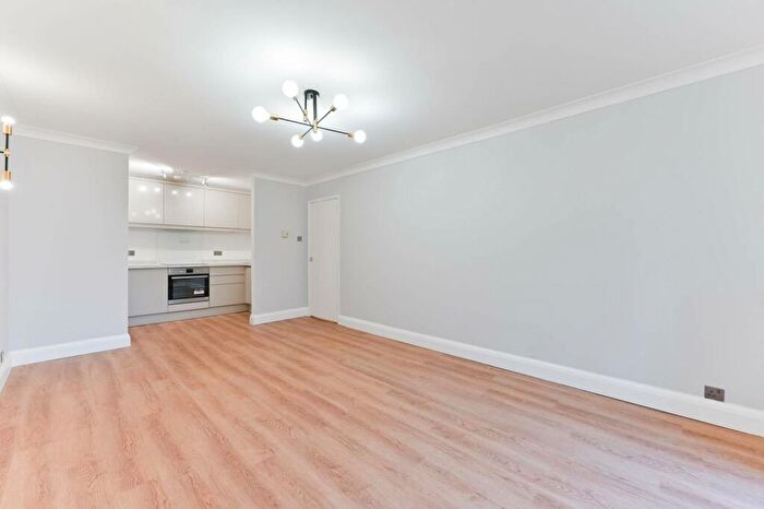 1 Bedroom Flat To Rent In Eaton Road, Sutton, SM2