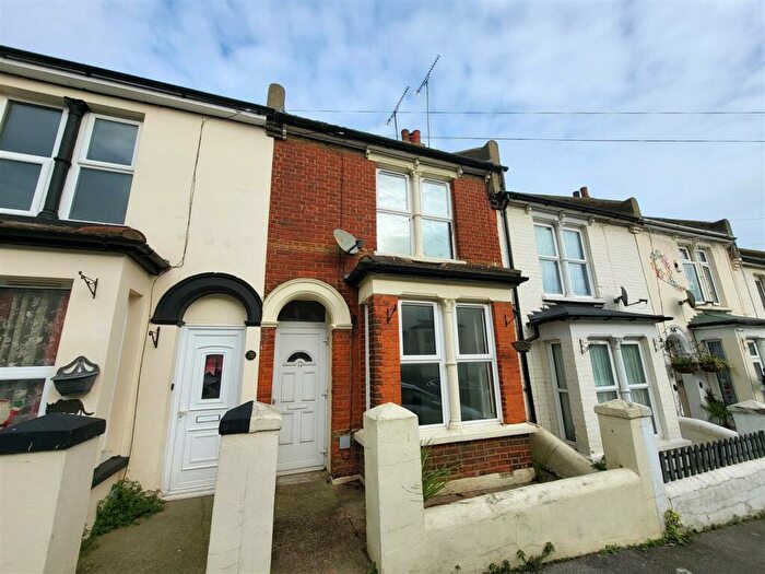2 Bedroom Terraced House To Rent In Castle Avenue, Rochester, ME1