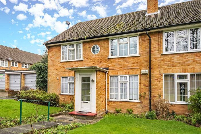 2 Bedroom Maisonette To Rent In Hill Close, Stanmore, HA7