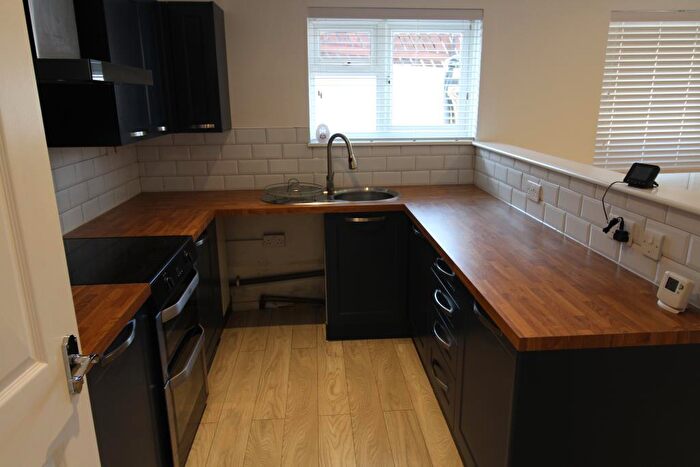 1 Bedroom Ground Maisonette To Rent In Manning Grove, Langdon Hills, Essex, SS16