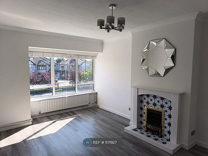 2 Bedroom Maisonette To Rent In Eastern Avenue East, Romford, RM1
