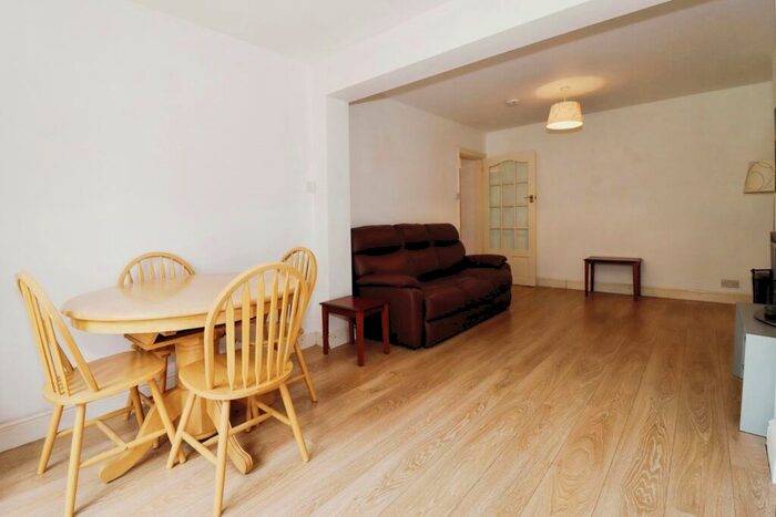 5 Bedroom House For Sale In Bush Avenue, Little Stoke, Bristol, Gloucestershire, BS34