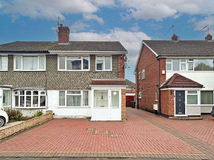 3 Bedroom Semi-Detached House For Sale In Andrew Road, West Bromwich, B71