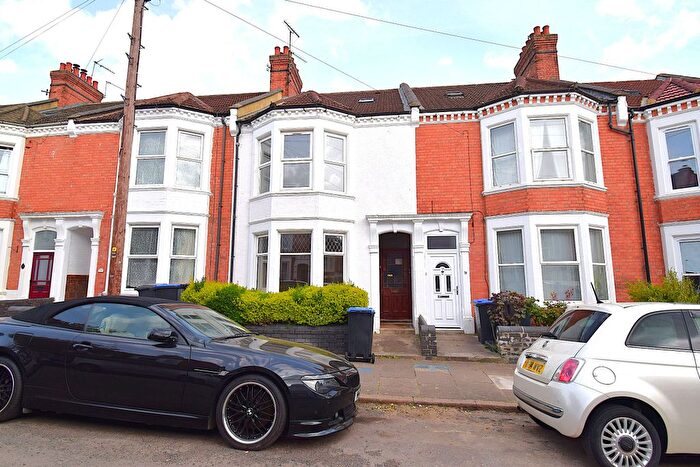 5 Bedroom Terraced House To Rent In Bostock Avenue, Northampton, NN1