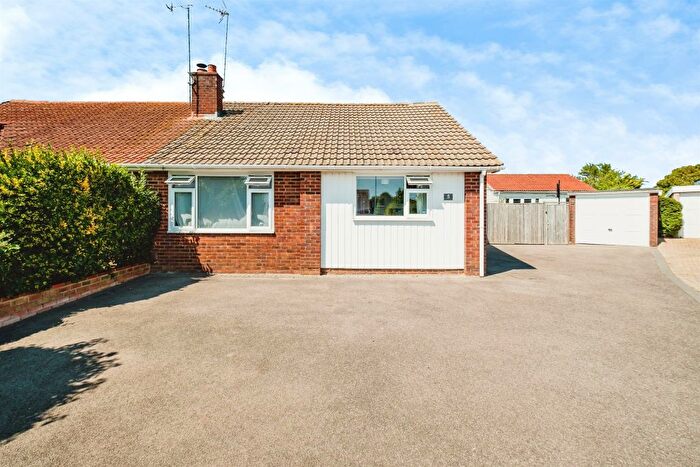 3 Bedroom Semi-Detached Bungalow For Sale In Twyford Close, Worthing, BN13