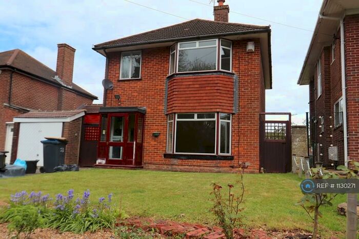 3 Bedroom Detached House To Rent In Honister Heights, Purley, CR8