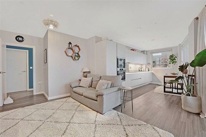 2 Bedroom Flat For Sale In Troubridge Square, Walthamstow, London, E17