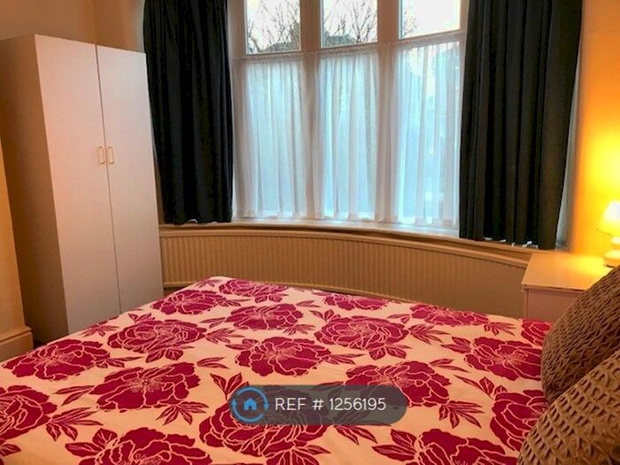 3 Bedroom Semi-Detached House To Rent In Alan Road, Manchester M20