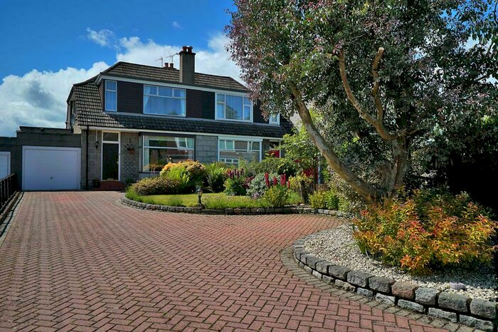 3 Bedroom Semi-Detached House To Rent In Burnieboozle Crescent, Aberdeen, AB15