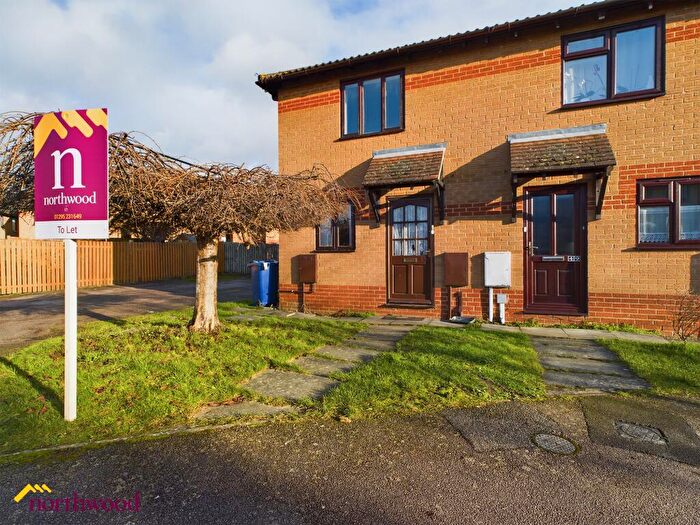 2 Bedroom Semi-Detached House To Rent In Earlstoke Close, Banbury, OX16