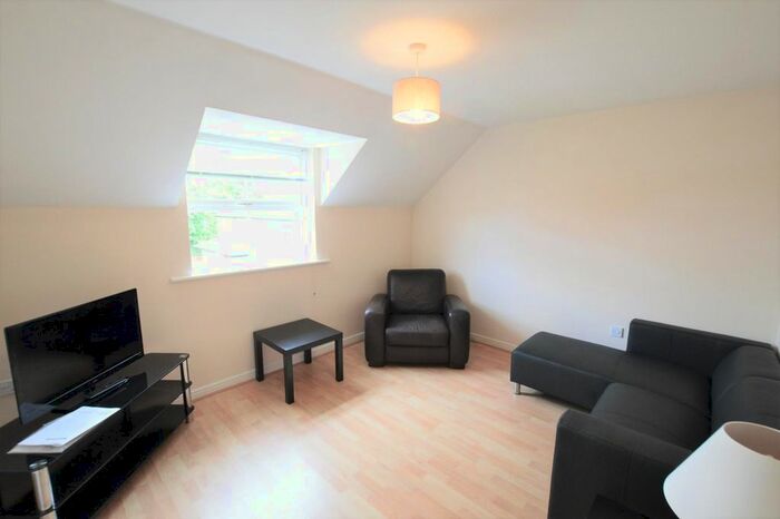 2 Bedroom Flat To Rent In Redhills Lane, Crossgate Moor, Durham, DH1