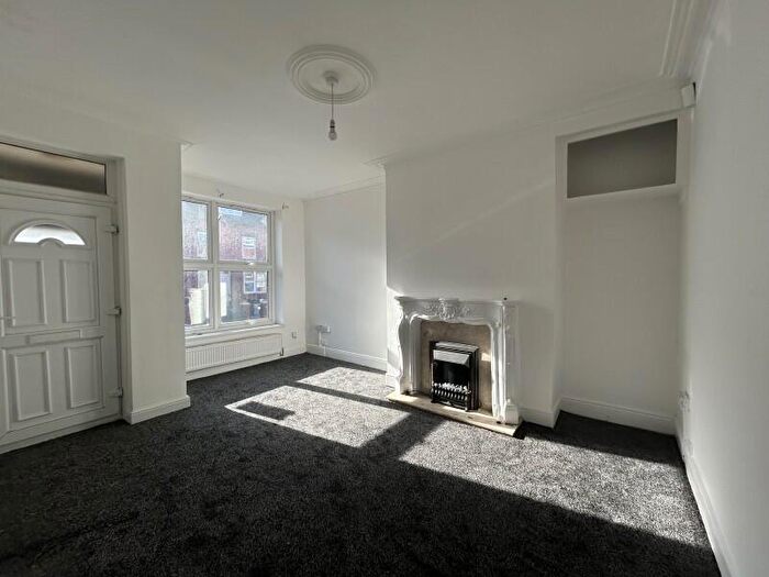 2 Bedroom Property To Rent In St Hilda's Mount, East End Park, LS9