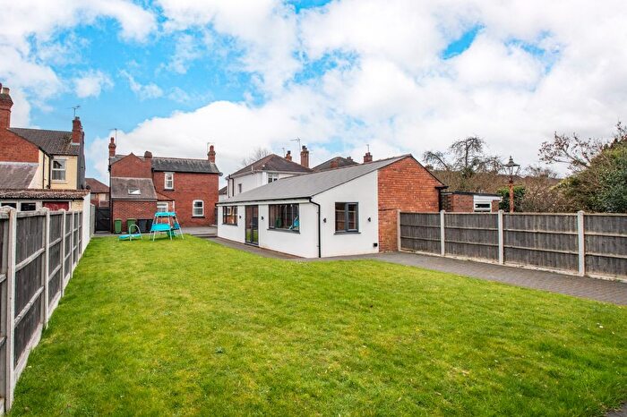 4 Bedroom Detached House For Sale In Neville Avenue, Kidderminster, Worcestershire, DY11