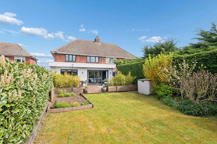 4 Bedroom Semi Detached House For Sale In Kimbolton Road, Hail Weston, St Neots, PE19