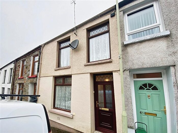 2 Bedroom Property To Rent In Queen Street, Pentre, CF41