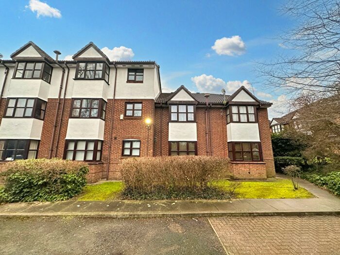 1 Bedroom Flat To Rent In Swallow Close, Greenhithe, DA9