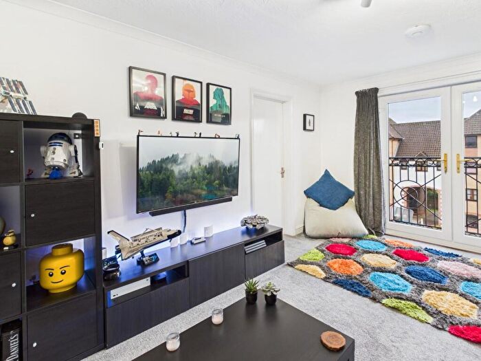 2 Bedroom Flat For Sale In Butlers Walk, Bristol, BS5