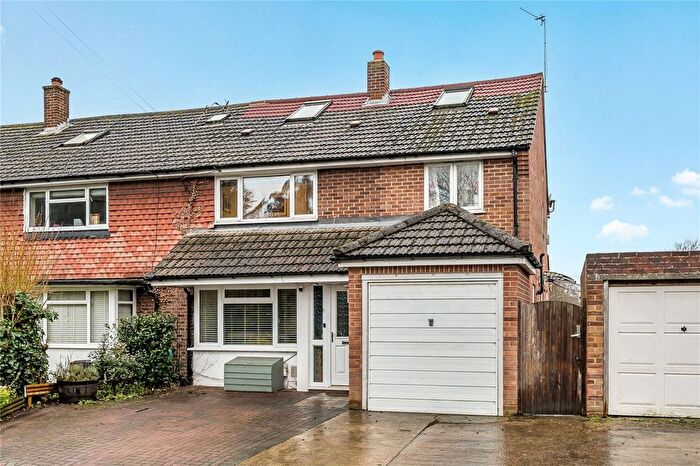4 Bedroom End Terrace House For Sale In Alders Grove, East Molesey, KT8