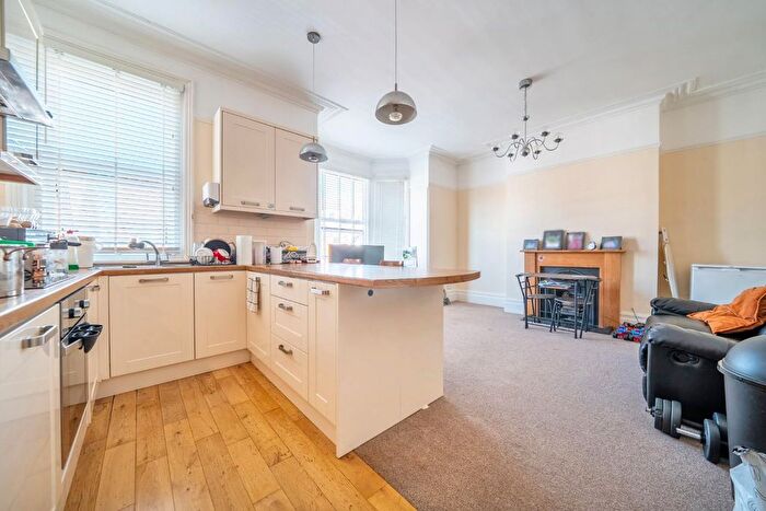 2 Bedroom Flat For Sale In Whitwell Road, Southsea, PO4